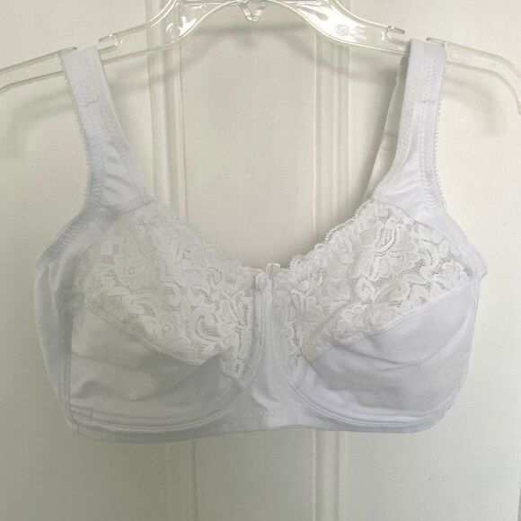 Glamorise Other - Glamorise 42D NEW Plus Size White Support Bra Soft Cups Underwire Lace